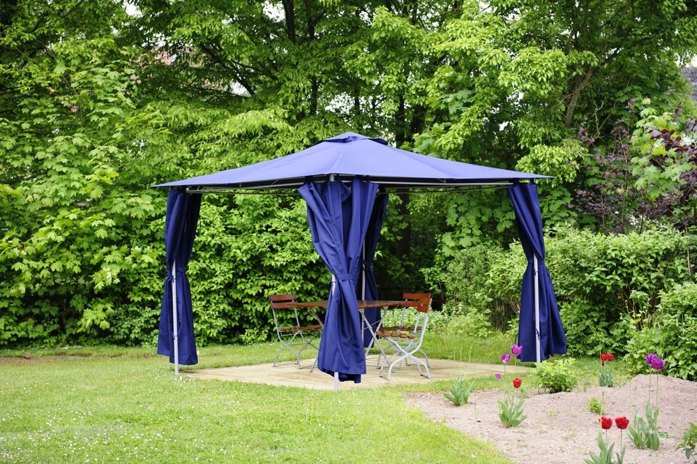 A blue pavilion in the garden
