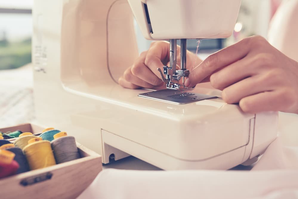 How to Thread a Sewing Machine