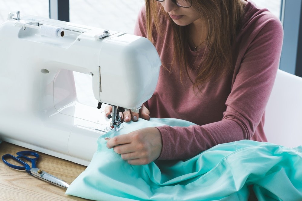 How to Use a Sewing Machine