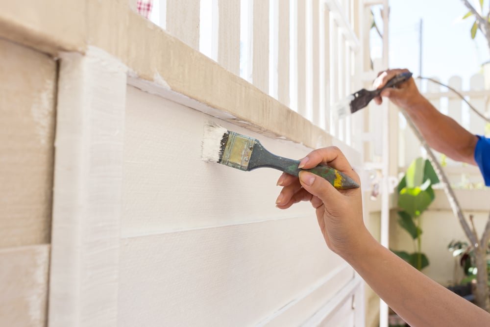 what colour to paint a fence