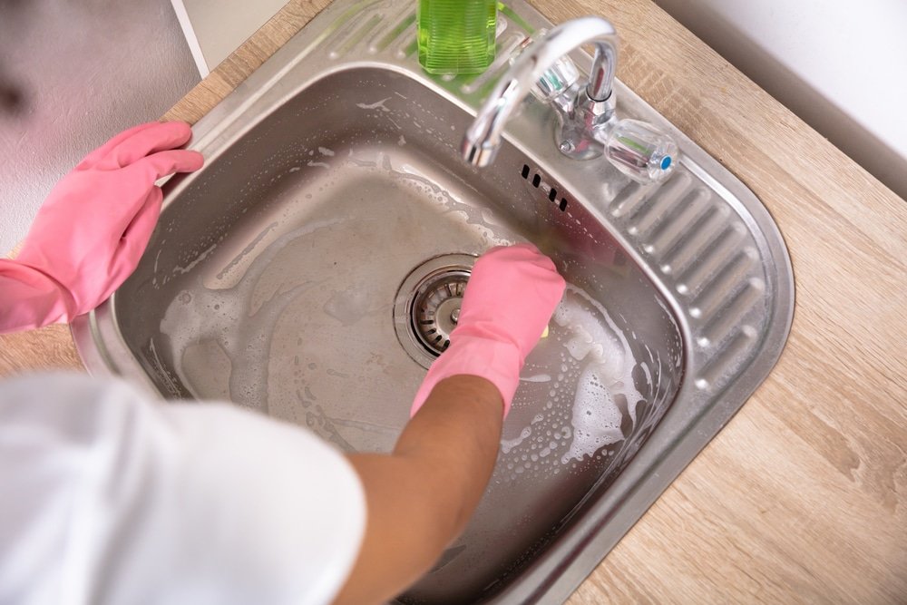 how to clean a kitchen sink