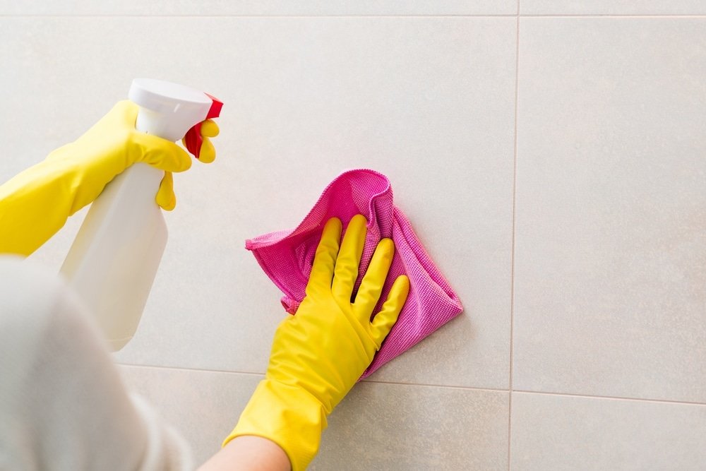 how to clean bathroom tiles