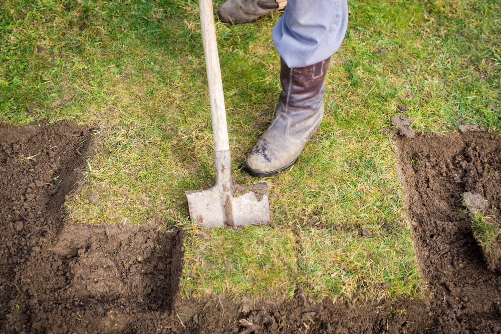what is a garden spade used for