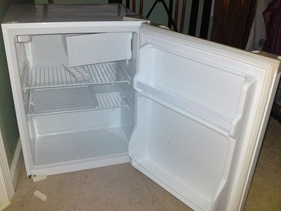 a-small-piece-of-cooling-kitchen-equipment